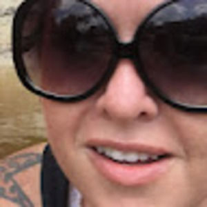 Meet your Posher, Janifer